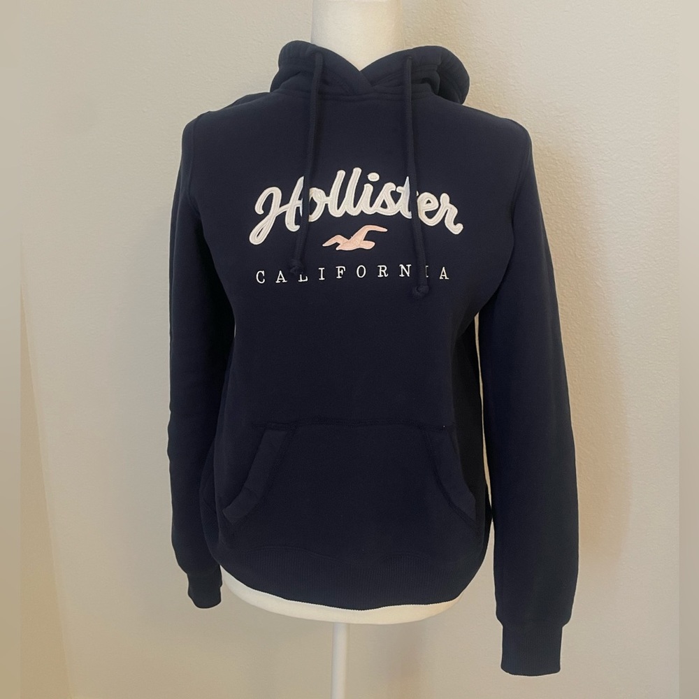 🏷️Navy Women’s Hollister Hoodie